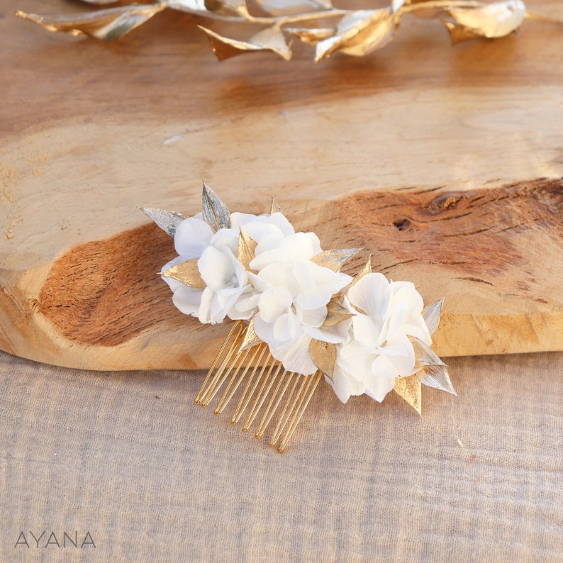Peigne YAËLLE hortensia naturel stabilisé blanc et doré pour coiffure de mariée mariage bohème chic, parure de fleurs pour cheveux 1 petit peigne (S)