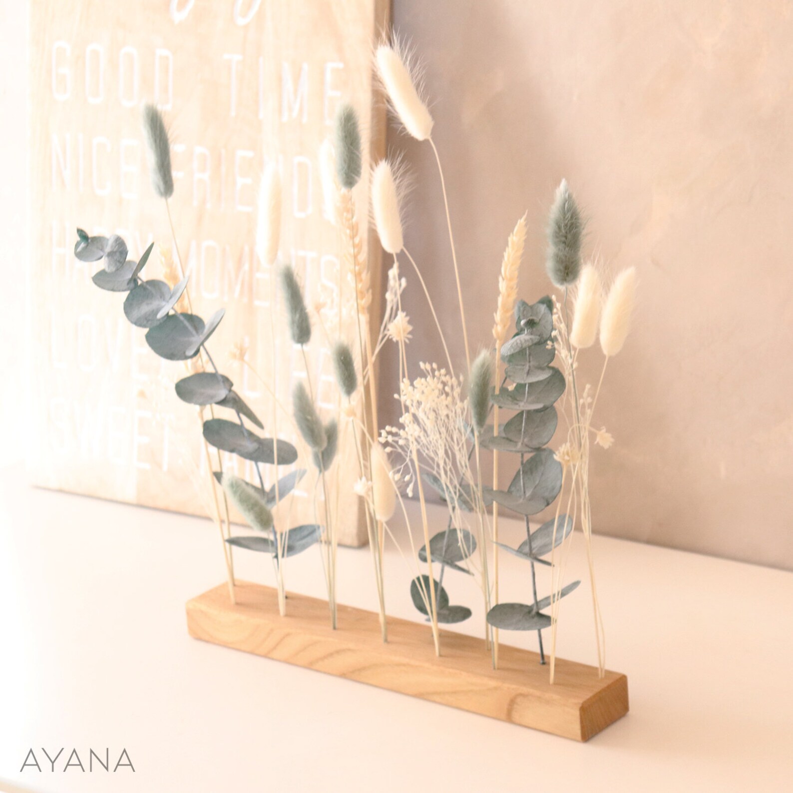 Photo inspiration: Environmentally Responsible Crafts Reference: Noble Wooden Deco Provence With Sage Green Dried Flower For