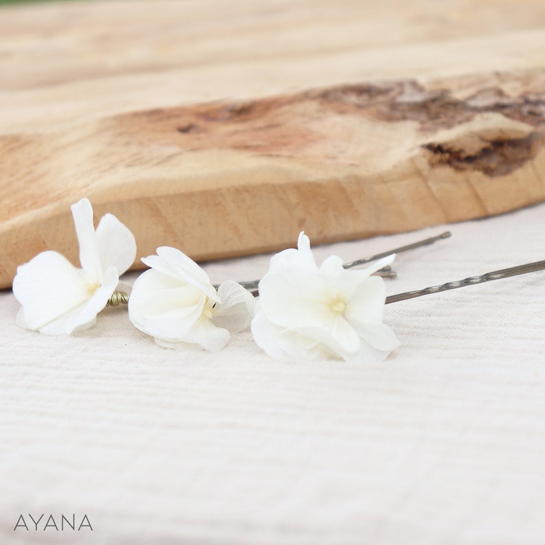 Lot d'épingles à cheveux DIANE en hortensia stabilisé blanc naturel et eucalyptus doré, accessoire coiffure mariage bohème en fleur durable Lot 3 pics hortensia