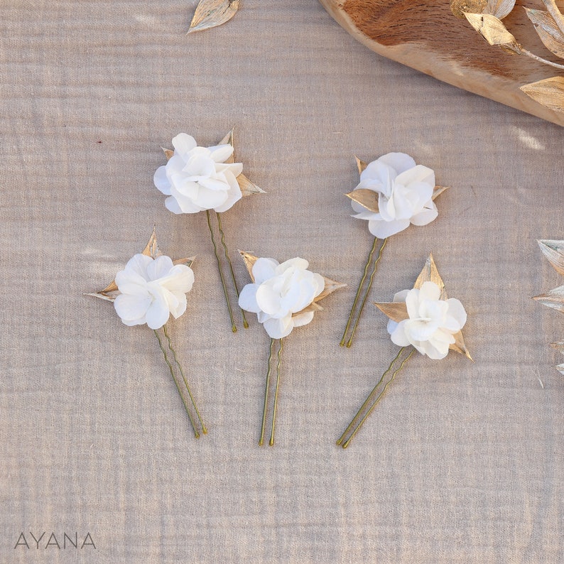 Peigne YAËLLE hortensia naturel stabilisé blanc et doré pour coiffure de mariée mariage bohème chic, parure de fleurs pour cheveux lot de 5 pics