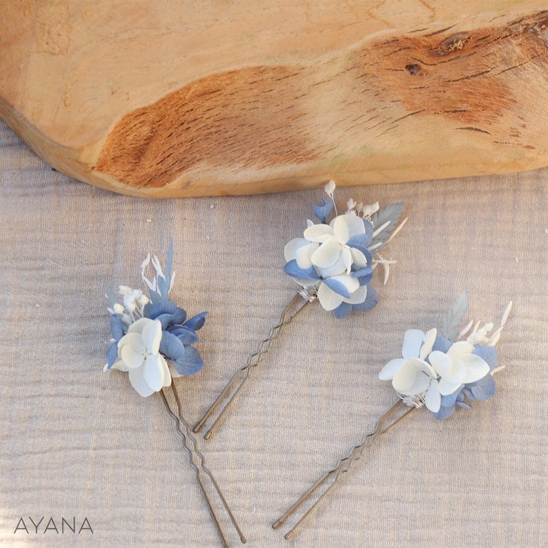 Lot d'épingles à cheveux SERENA fleur stabilisée blanc et bleu pâle pour mariage bohème, accessoire coiffure en fleur naturelle séchée bleue Lot 3 pics