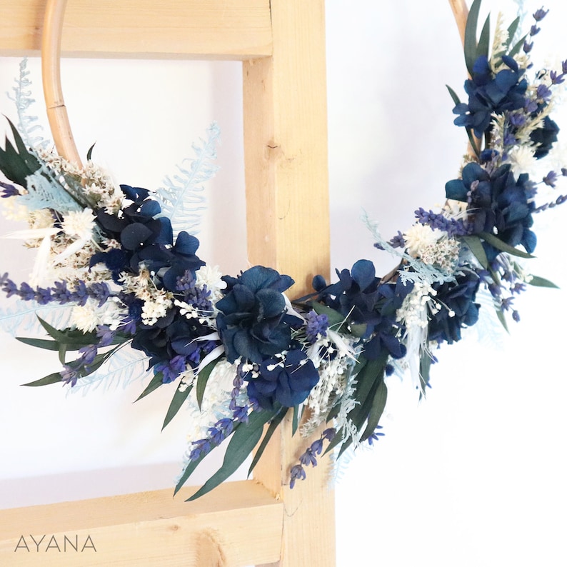 Cerceau fleuri OCEAN BLUE fleurs séchées, décoration murale couronne fleurs bleues, cercle rotin eucalyptus hortensia et lavande stabilisés image 4