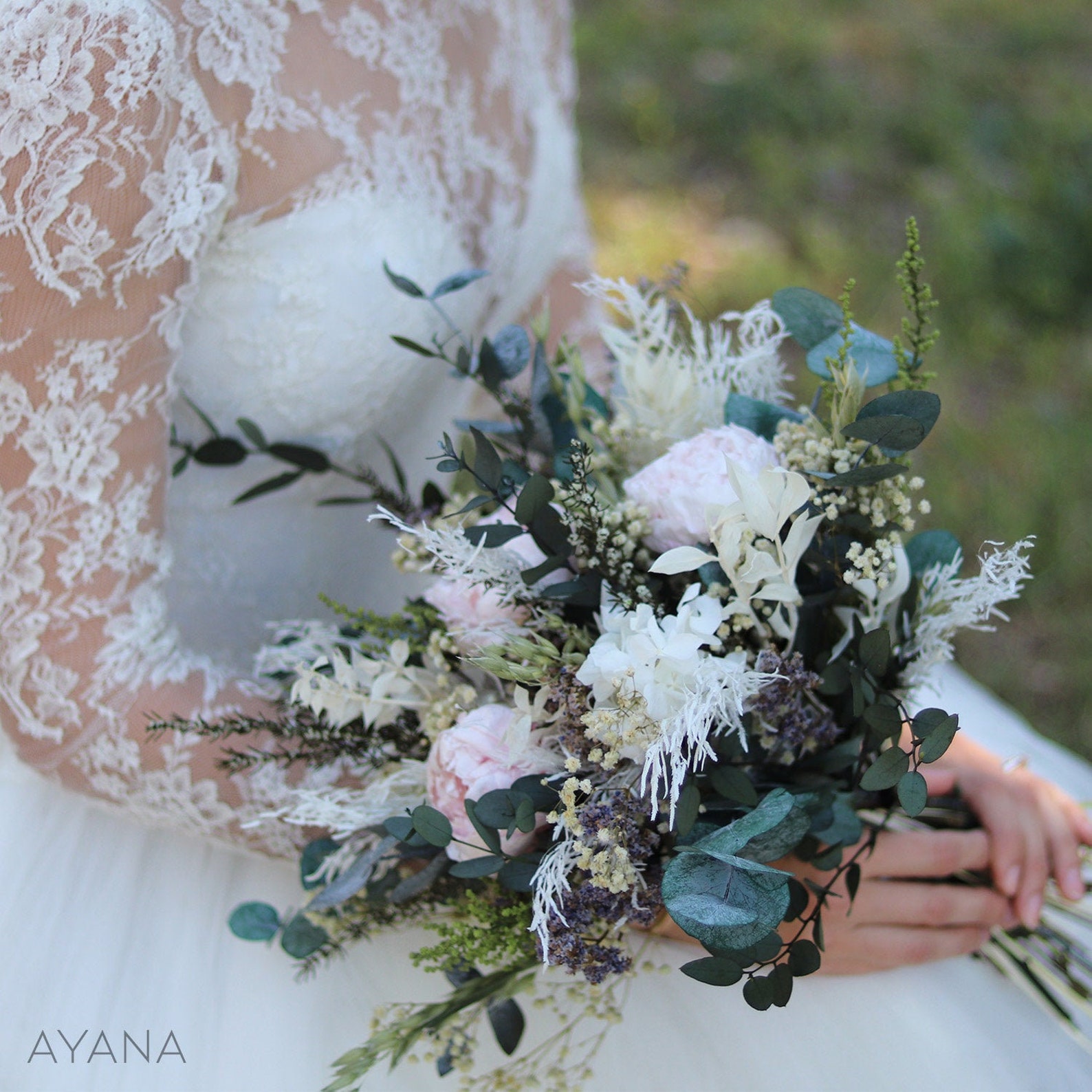 Bouquet de mariée GSTAAD unique avec pivoine et eucalyptus stabilisés ...