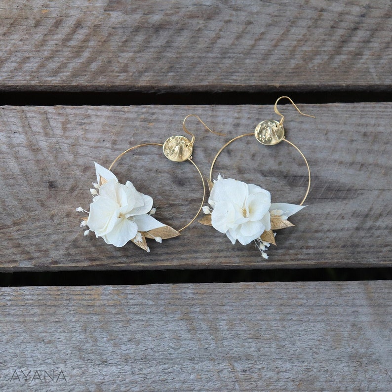 Boucles d'oreilles GWENAELLE esprit bohème chic en fleurs naturelles séchées et stabilisées blanc et doré, boucles d'oreilles mariage bohème image 6