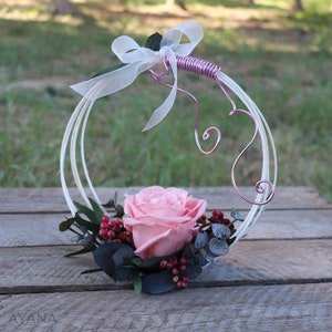 Soporte de anillo de boda arcade MURMURE, soporte de anillo de boda de madera con follaje y rosa estabilizada, soporte de anillo floral para boda campestre imagen 4