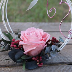 Soporte de anillo de boda arcade MURMURE, soporte de anillo de boda de madera con follaje y rosa estabilizada, soporte de anillo floral para boda campestre imagen 5
