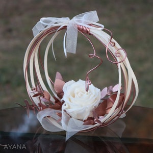 ARCADE ROSE GOLD 結婚指輪ホルダー、安定した花が付いたトレンディなリングホルダー、ローズゴールドの結婚指輪ホルダー、結婚指輪クッションの代替品