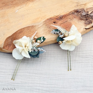 Set of THELMA hairpins made of dried and preserved flowers for boho chic wedding hairstyle ivory and white bridal hairstyle comb