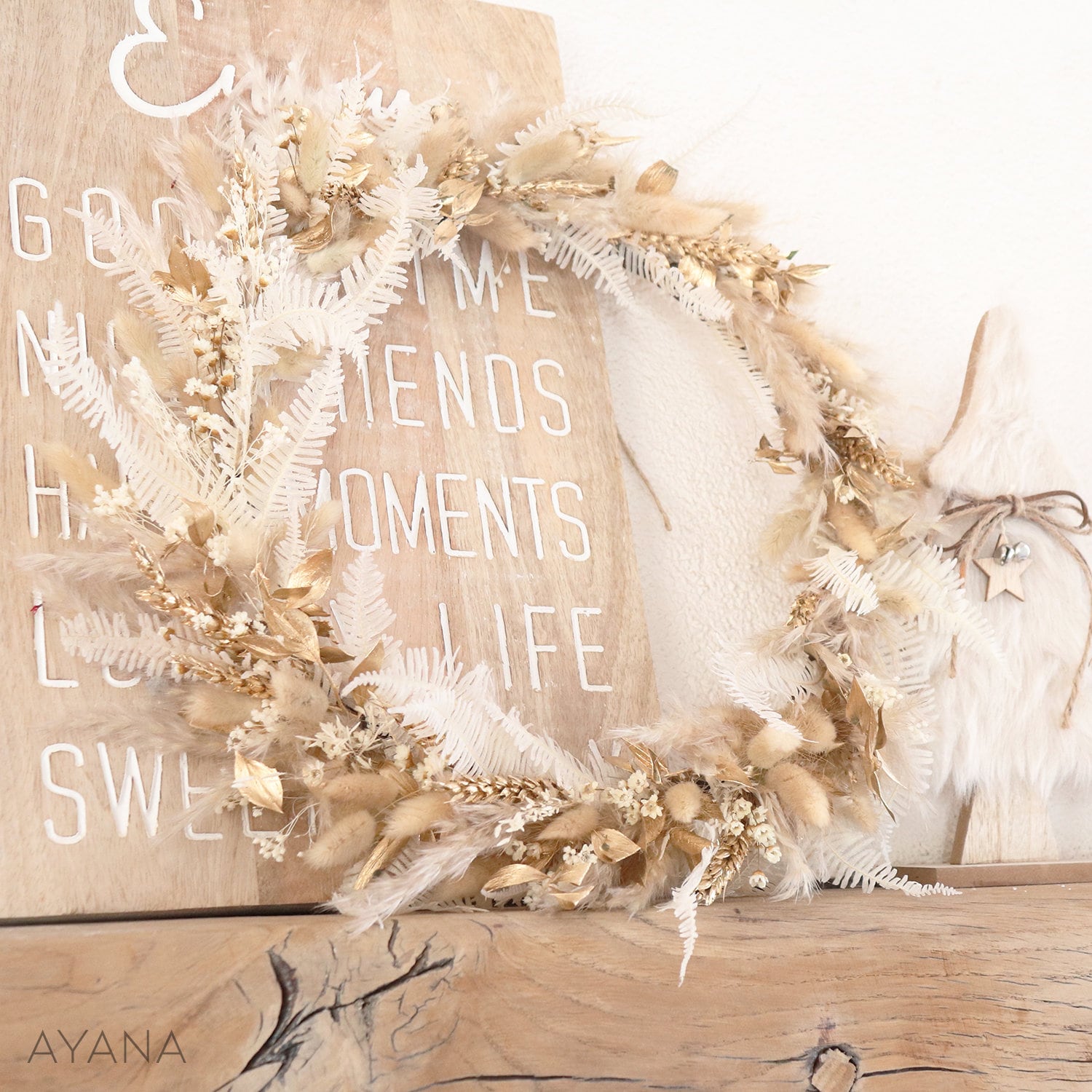 Couronne Natural White Décoration Fleurs Séchées et Stabilisées Blanche Dorée, Couronne Cadeau Éco-R