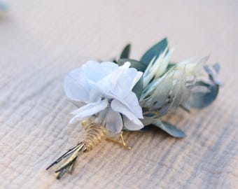 ALLIANCE Boutonniere – Preserved Blue & White Flowers, Eucalyptus, Boho Wedding, Chic Groom Accessory Elegant Hairpiece