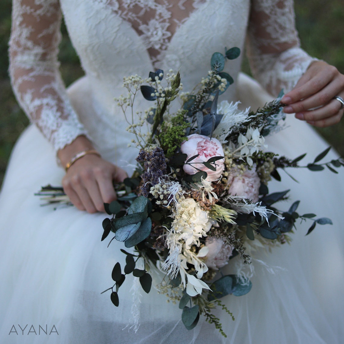 Bouquet de mariée GSTAAD unique avec pivoine et eucalyptus stabilisés ...