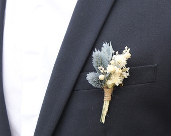 Boutonniere ODYSSEE accesorio de novio flores secas y conservadas boda boho azul océano, accesorio de boda azul polvoriento junto al mar