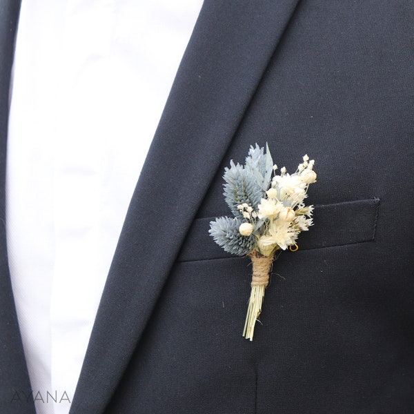 Boutonnière ODYSSEE accessoire de marié fleurs séchées et stabilisées bleu océan mariage bohème, accessoire  mariage bord de mer dusty blue