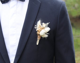 Buttonhole CHIC brooch for groom suit dried and preserved flowers white and gold boho chic wedding, eternal rose wedding accessory