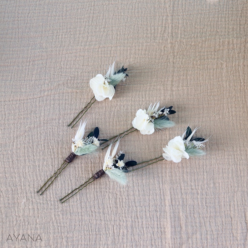 Set of GIULIANNA hairpins in dried and preserved flowers for boho wedding hairstyle in Provence ivory and sage green color Lot 5 épingles