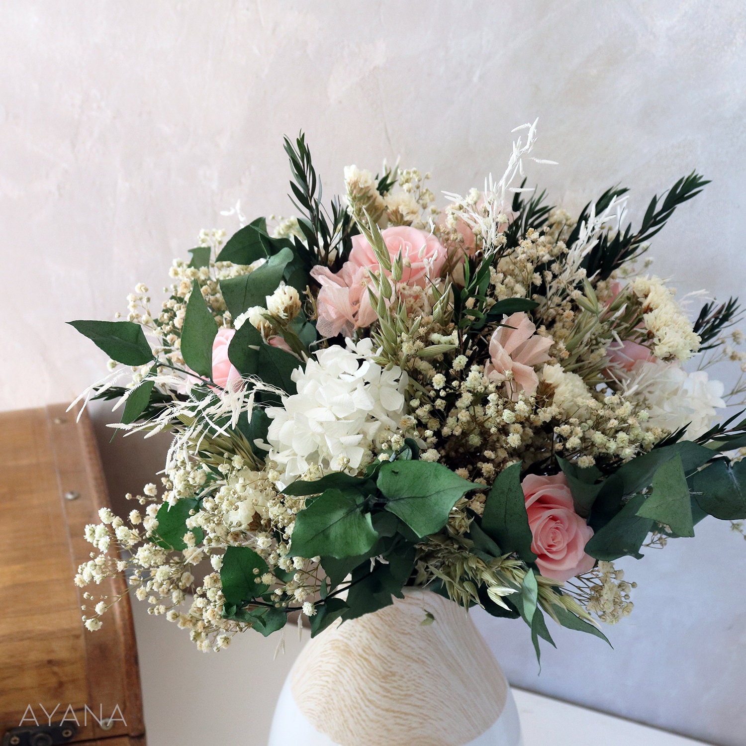Bouquet Rome Roses Éternelles Hortensia Eucalyptus, Arrangement Fleurs Séchées et Stabilisées Rose B
