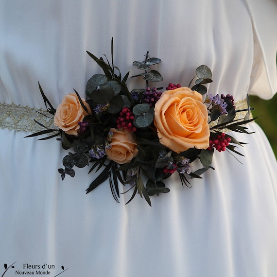 Ceinture Noélie En Roses Naturelles Stabilisées Ceinture En Dentelle Dorée Pour Cérémonies Roses Préservées Et Rubans Dorganza à Nouer