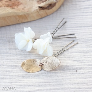 Lot d'épingles à cheveux DIANE en hortensia stabilisé blanc naturel et eucalyptus doré, accessoire coiffure mariage bohème en fleur durable 3 pics assortis