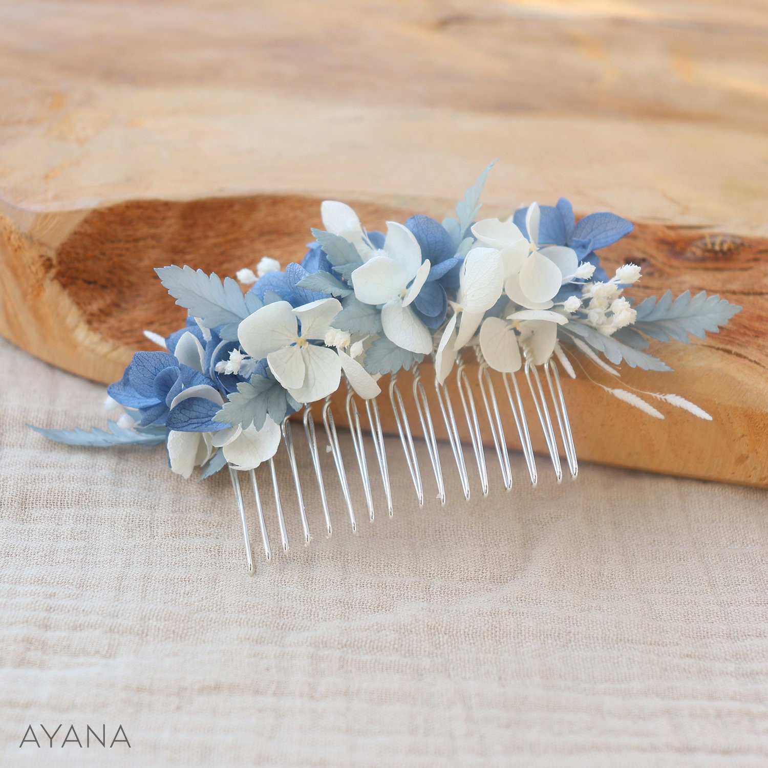 Peigne SERENA hortensia stabilisé bleu pastel pour coiffure bohème