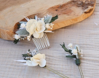 Set of GIULIANNA hairpins in dried and preserved flowers for boho wedding hairstyle in Provence ivory and sage green color