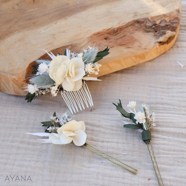 Lot épingles à cheveux GIULIANA en fleurs séchées et stabilisées pour coiffure mariage bohème en Provence couleur ivoire et vert sauge