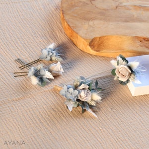 Lot d'épingles à cheveux ELSA en fleur séchée et stabilisée pour coiffure mariage bohème d'hiver couleur gris bleu 3pics+1brac+1bout