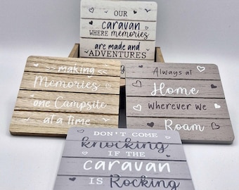 Juego de posavasos de madera con forma de caravana y caja expositora