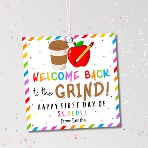 Etiqueta de regreso a clases Bienvenido de nuevo a la rutina Etiqueta de regalo del primer día de clases Etiqueta de agradecimiento para el maestro del aula Café Editable Imprimible