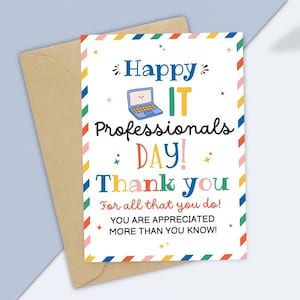 Op de afbeelding: Een wenskaart voor IT Professionals Day met een kleurrijke rand en de boodschap "Happy IT Professionals DAY! Thank you for all that you do! You are appreciated more than you know!" De kaart wordt geleverd met een bruine envelop.