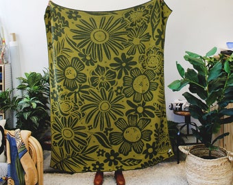 City Escape Flower Reversible Knit Throw Blanket - Green Floral Knit Blanket - Classic Living Room Home Decor - Cotton Summer Throw