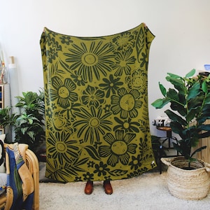 City Escape Flower Reversible Knit Throw Blanket - Green Floral Knit Blanket - Classic Living Room Home Decor - Cotton Summer Throw