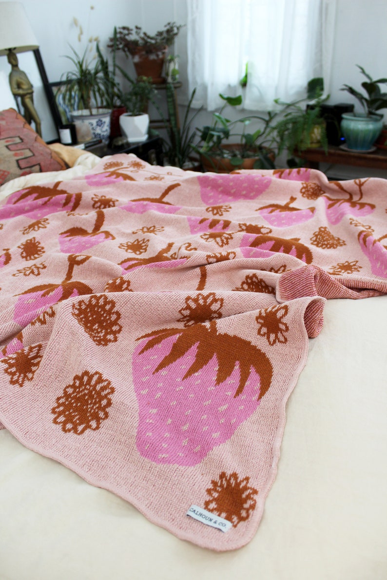 Strawberry Field Knit Blanket Fruit Home Decor Sorbet Pink Blush Orange image 7