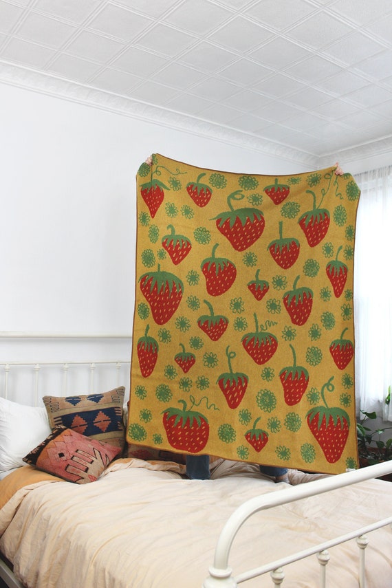 Strawberry Field Knit Blanket Fruit Home Decor Summer - Etsy