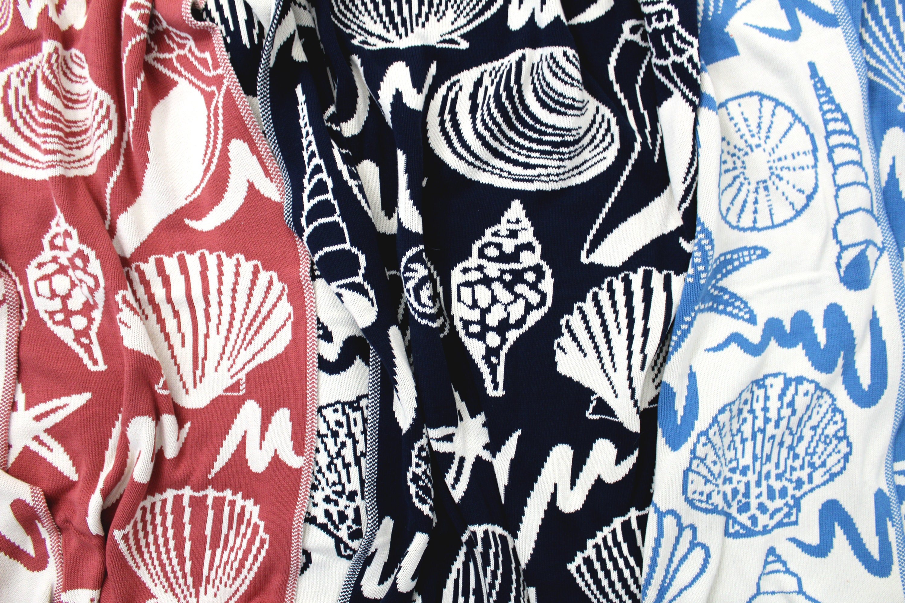 Seashell Cotton Blanket in Nautical Red - Beach House Decor - Under The Sea Throw store - Classic Living Room - House Warming Gift Ideas