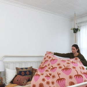 Strawberry Field Knit Blanket Fruit Home Decor Sorbet Pink Blush Orange image 2