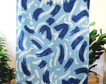 Manta de punto de rayas de pintura - pintura manta de punto feliz - azul - blanco - decoración de manta de tiro abstracto - manta de picnic - azul jean bebé