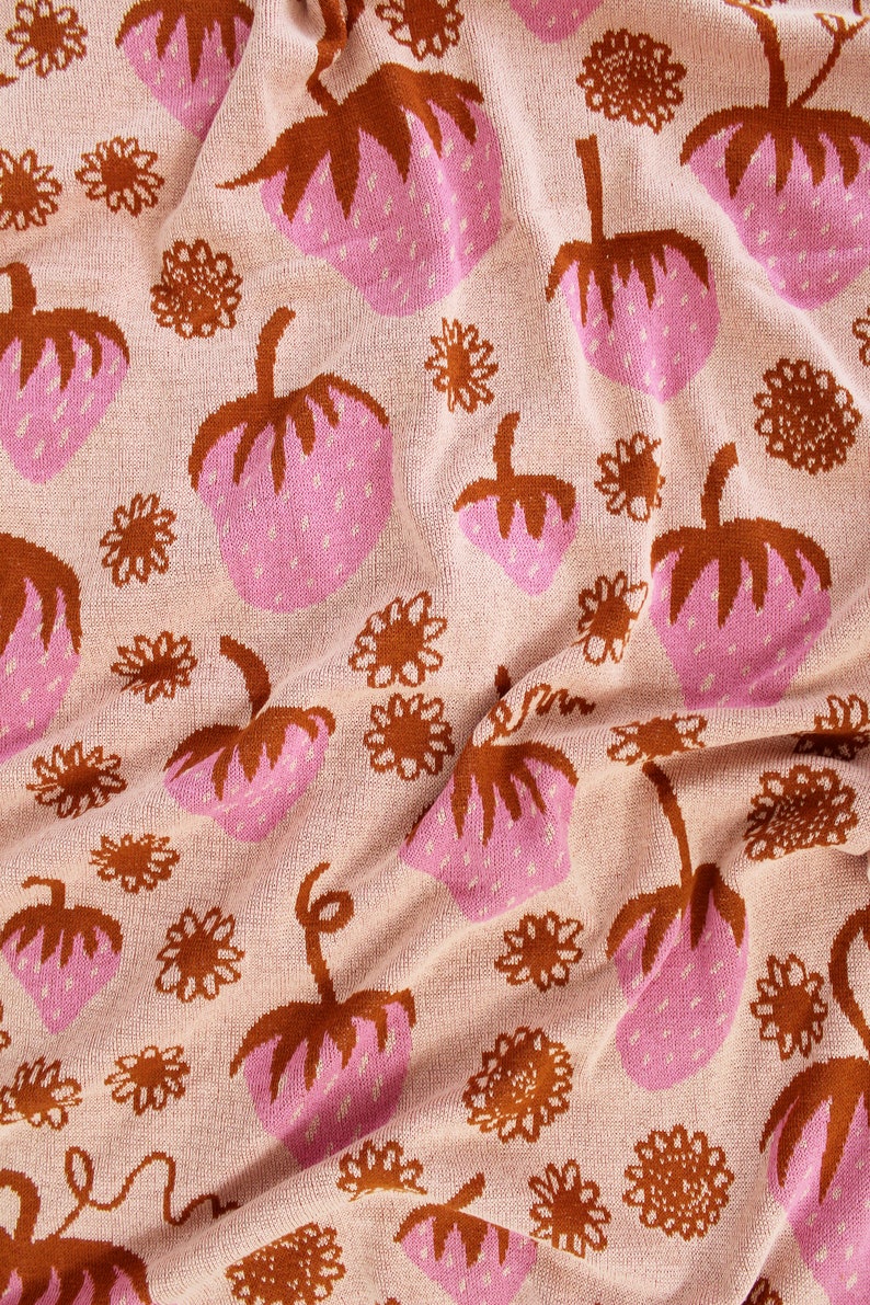 Strawberry Field Knit Blanket Fruit Home Decor Sorbet Pink Blush Orange image 5