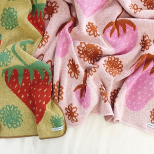 Strawberry Field Knit Blanket Fruit Home Decor Sorbet Pink Blush Orange image 3