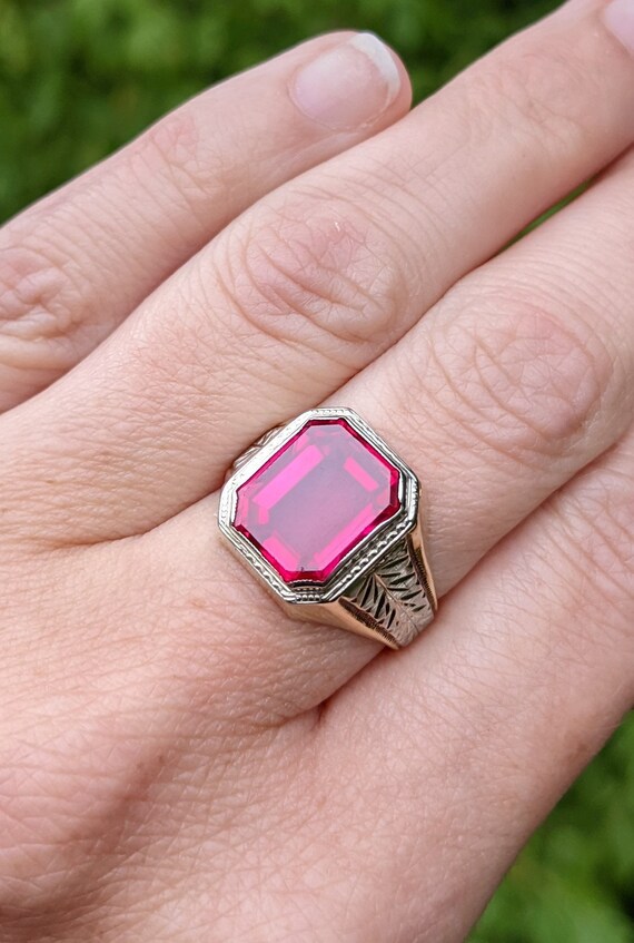 Vintage Art Deco Engraved Ruby Signet Ring - image 5