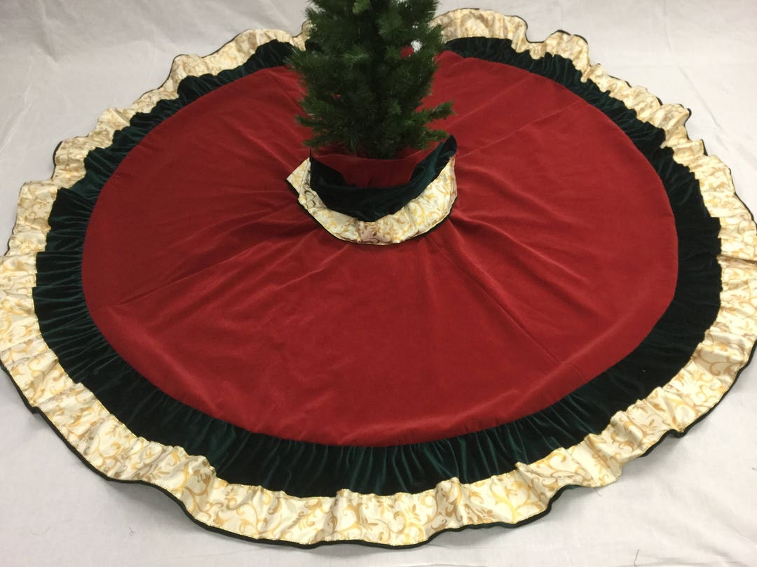 Red And Gold Tree Skirt 