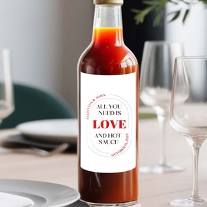 IMPRESO / Juego de 27 etiquetas para salsa picante / Etiqueta para botella / Etiqueta personalizada / Pegatina para salsa picante / Regalo para fiesta / Recuerdo de boda /