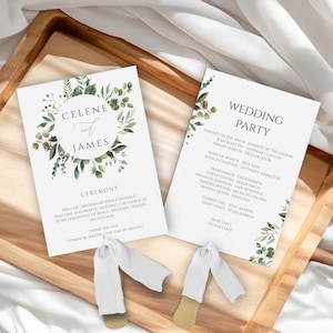 Peut inclure: Deux programmes de cérémonie de mariage blancs avec des motifs floraux verts. Le programme de gauche porte les noms de Celene et James ainsi que les détails de la cérémonie. Le programme de droite contient les détails de la fête de mariage.
