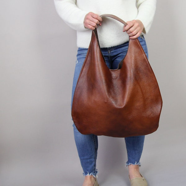 Borsa hobo in PELLE MARRONE COGNAC, Borsa moderna da donna, Borsa in morbida pelle marrone castano, Borsa per tutti i giorni, Borsa Boho