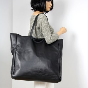 Grand sac à bandoulière fourre-tout en cuir véritable pour femme, fourre-tout pour femme en noir, très grand sac à main noir avec fermeture à glissière, cuir souple noir