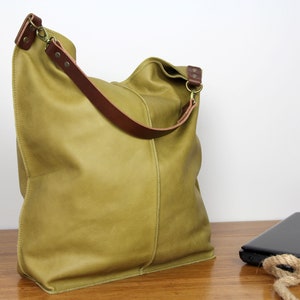 Leder Hobo Bag mit Reißverschluss - Grün Umhängetasche für jeden Tag - große Schultertasche mit Reißverschluss