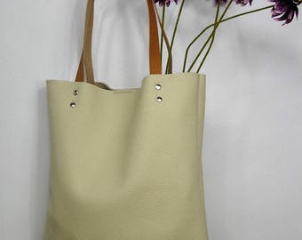 Bolsa tote de couro creme, couro italiano macio, comporta laptop de 15 polegadas