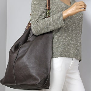 Dark Brown Leather Hobo Bag With Zipper Everyday shoulder bag limited edition image 2