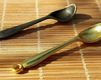 8er-Set Mini-Löffel In Gold, Silber, Messing & Schwarz – Perfekt Für Desserts, Gewürze Oder Als Schmuck-Anhänger (ca. 8,3 Cm Lang)