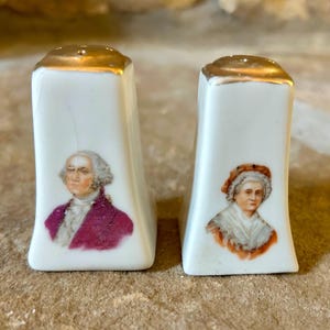 Vintage Salt and Pepper Shakers, George & Martha Washington, Tiny Shakers, Ceramic, Patriotic