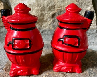 Vintage ArtMark Salt and Pepper Shakers, Red Ceramic Shakers, Pot Belly Stove Salt and Pepper Shakers, Mid Century Japan Home and Dining